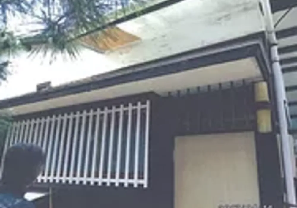 窓周辺　ビフォア