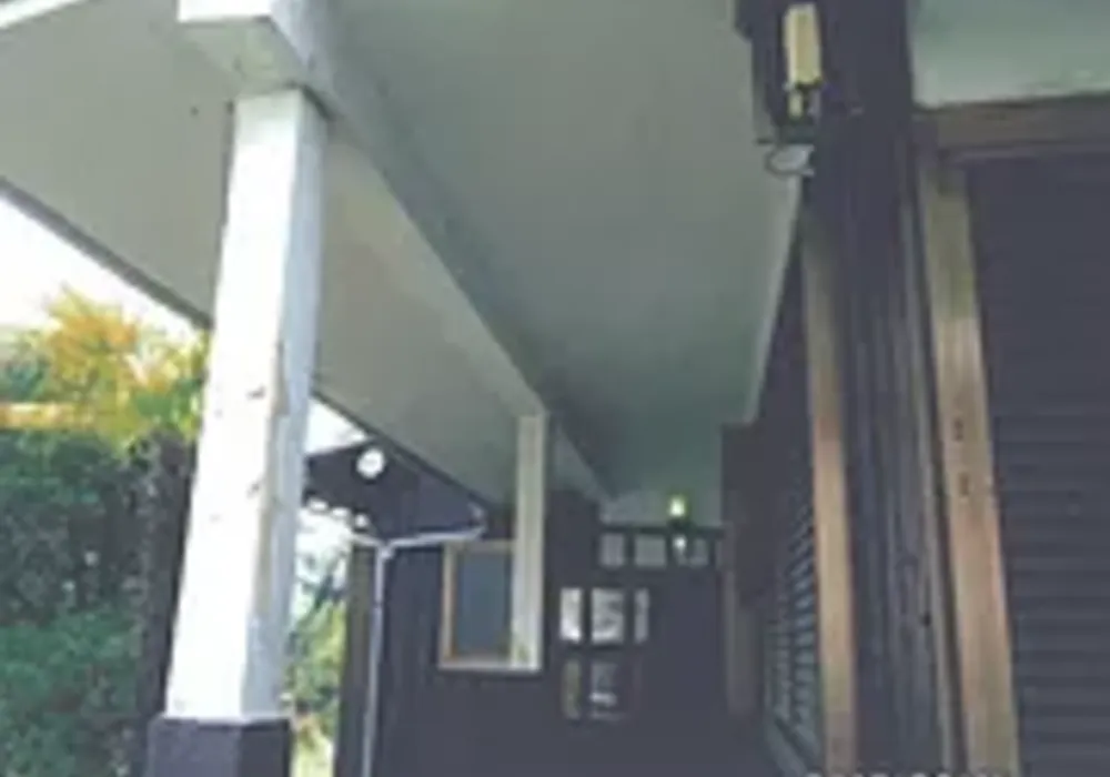 玄関庇　ビフォア